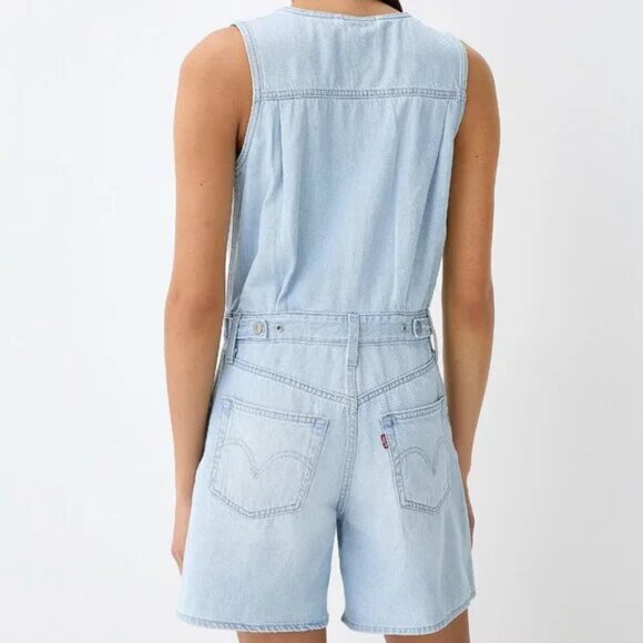 NWT Levi's Denim Light Wash Faded Shortalls Overall Shorts - Picture 3 of 3